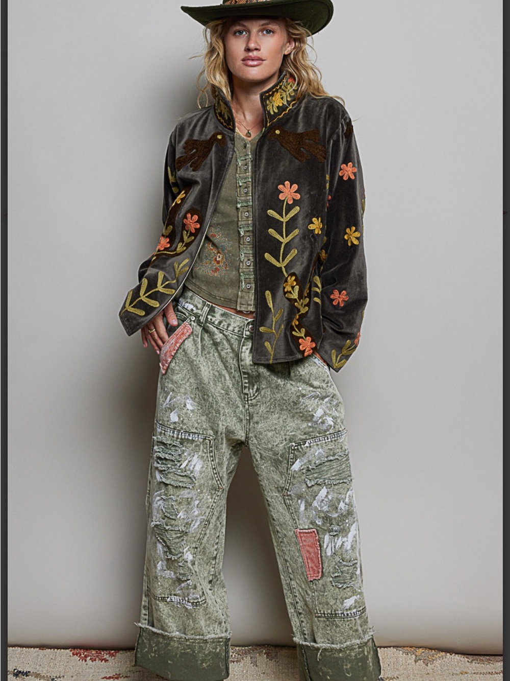 POL Velvet Floral Embroidered Jacket in Charcoal - Picture 4 of 6